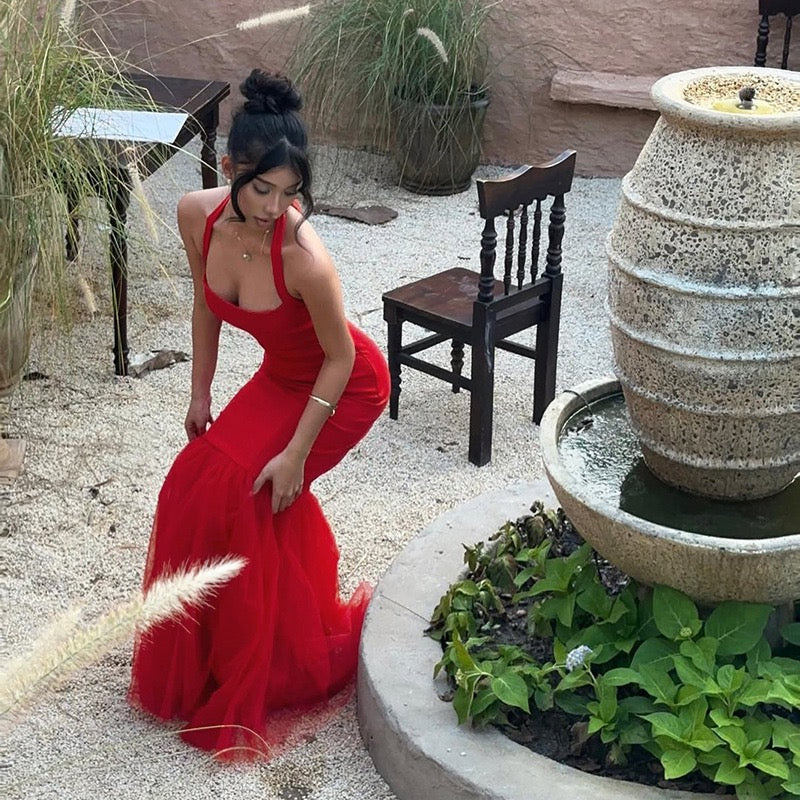 שמלת מקסי בגזרת בת הים גב קשירה בעורף גב פתוח בעיטור טול - מילי