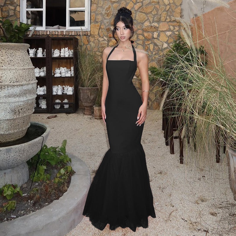 שמלת מקסי בגזרת בת הים גב קשירה בעורף גב פתוח בעיטור טול - מילי