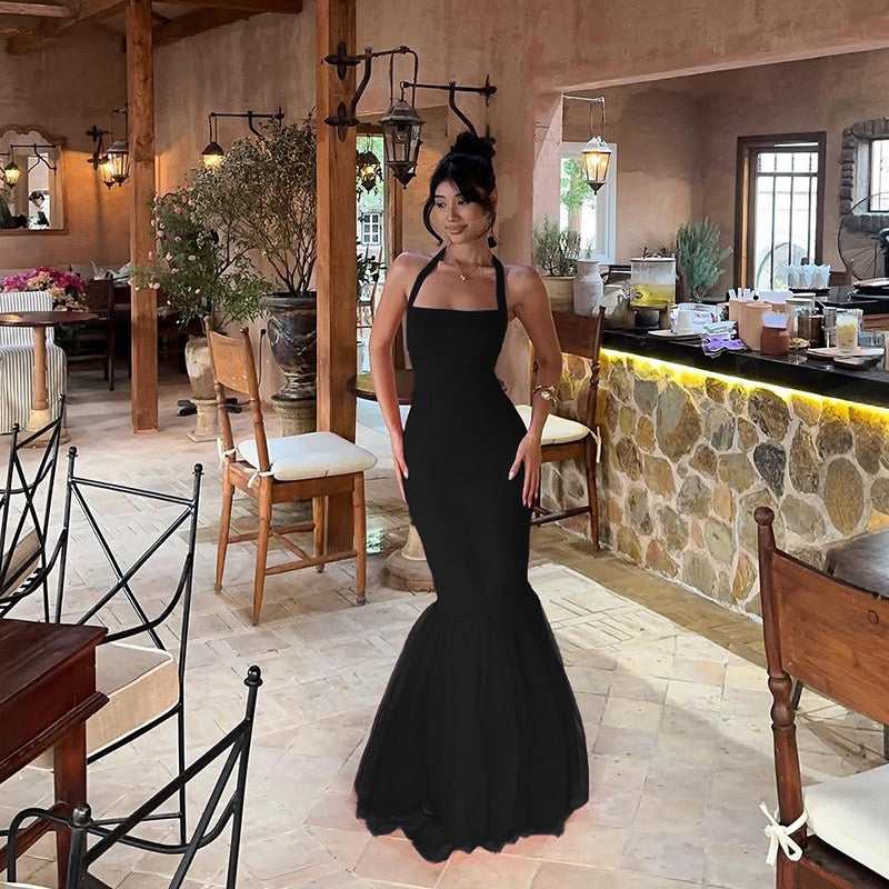 שמלת מקסי בגזרת בת הים גב קשירה בעורף גב פתוח בעיטור טול - מילי