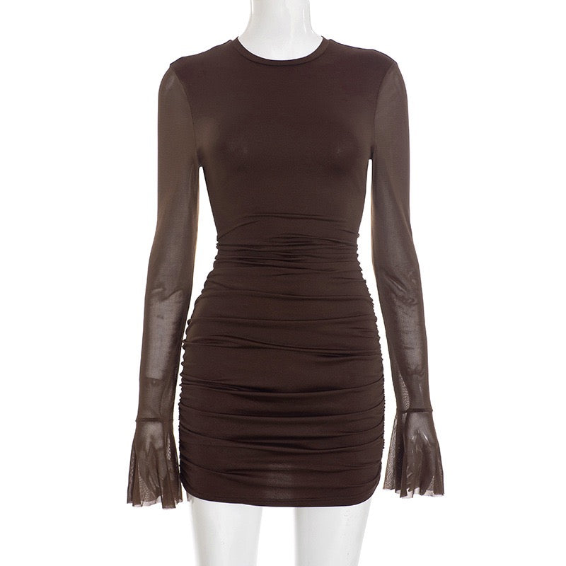 שמלת מיני בעיצוב כיווצים ושרוולי שיפון גב פתוח - רום