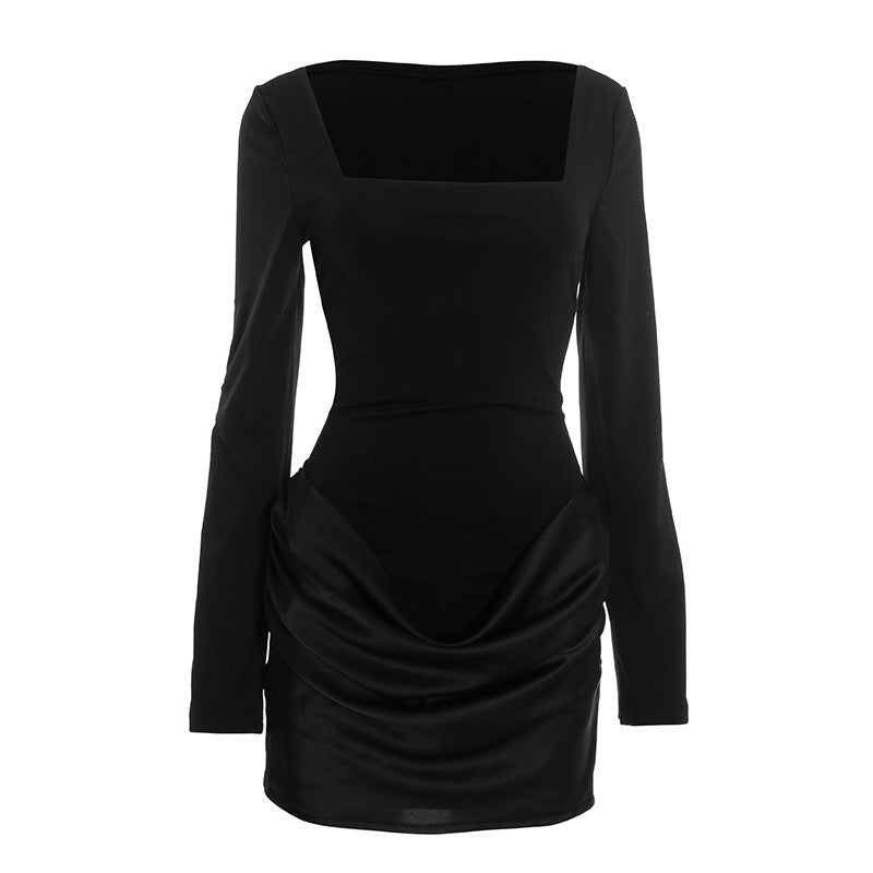 שמלת מיני בעיצוב קיפולי סאטן - צ׳ייס