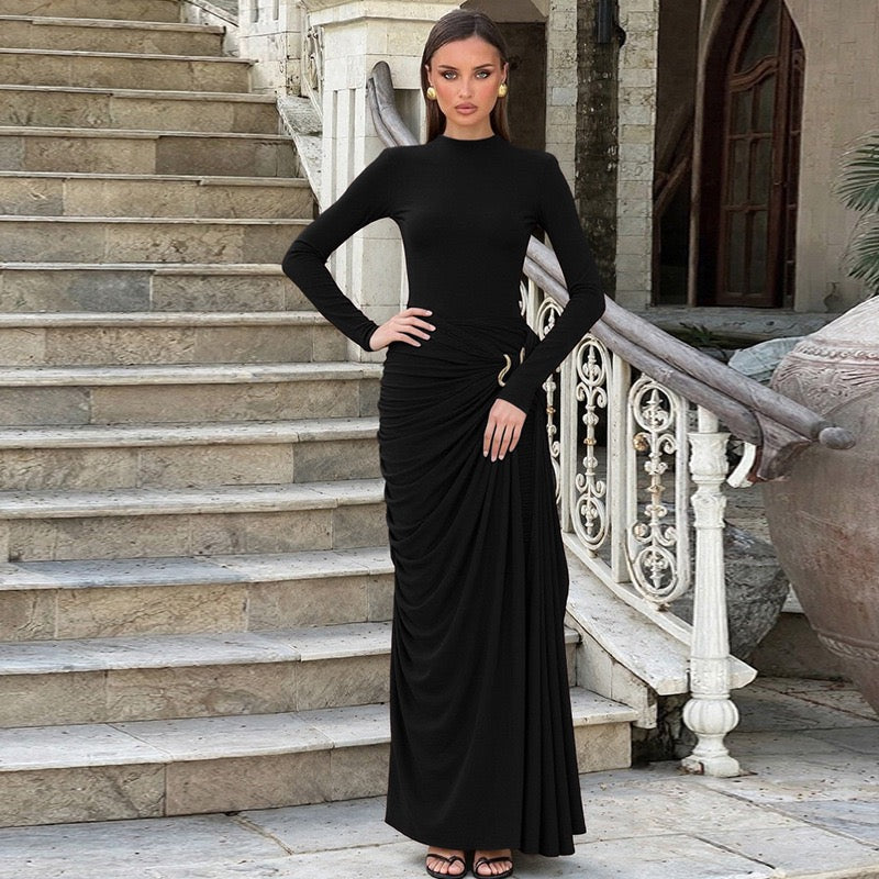 שמלת מקסי בעיצוב קיפולים ואבזם - בראל