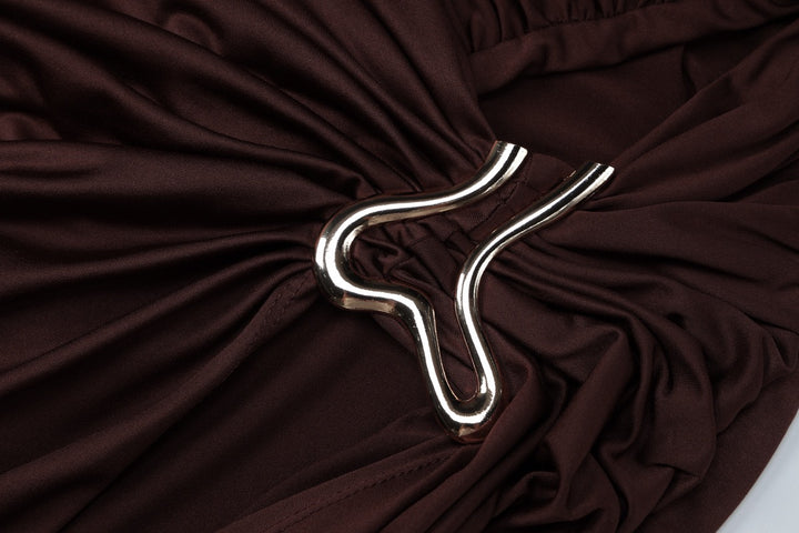 שמלת מקסי בעיצוב קיפולים ואבזם - בראל