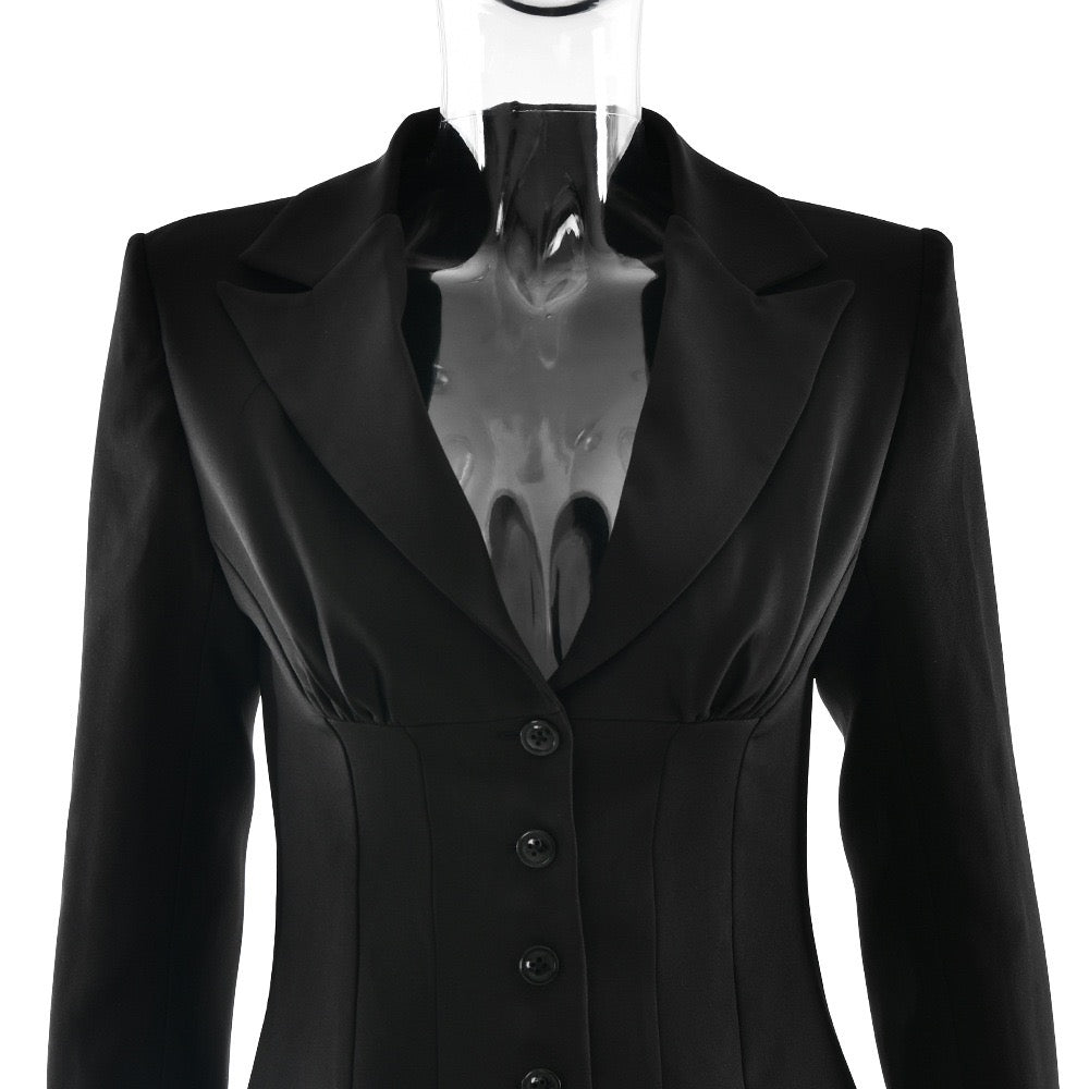 שמלת מיני מחויטת בעיצוב כפתורים - מקסי