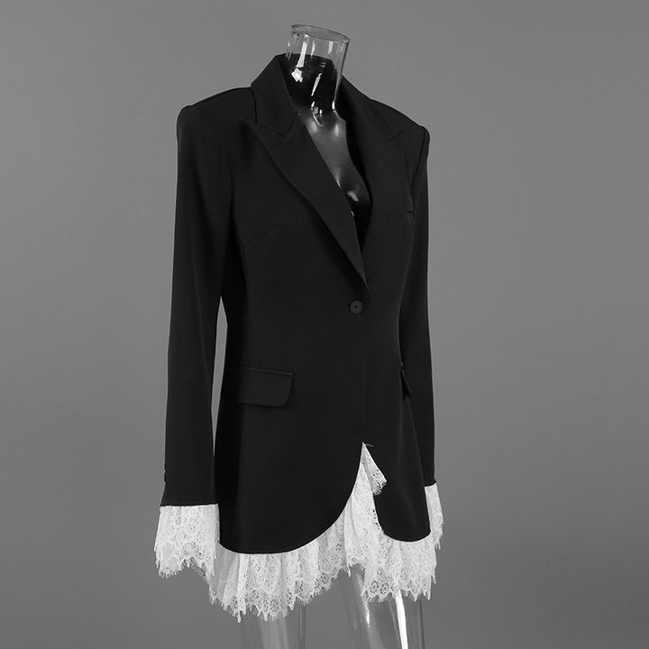 שמלת מיני מחויטת בעיצוב אלגנטי סגירת כפתורים בעיטור תחרה - יאנה