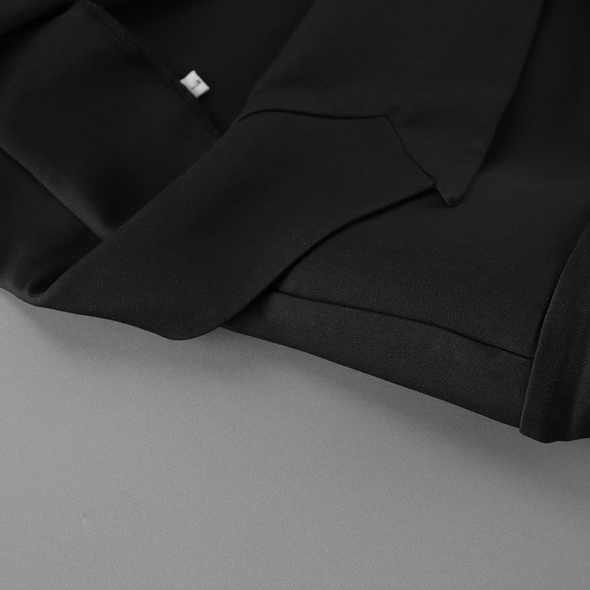 שמלת מיני מחויטת בעיצוב אלגנטי סגירת כפתורים בעיטור תחרה - יאנה