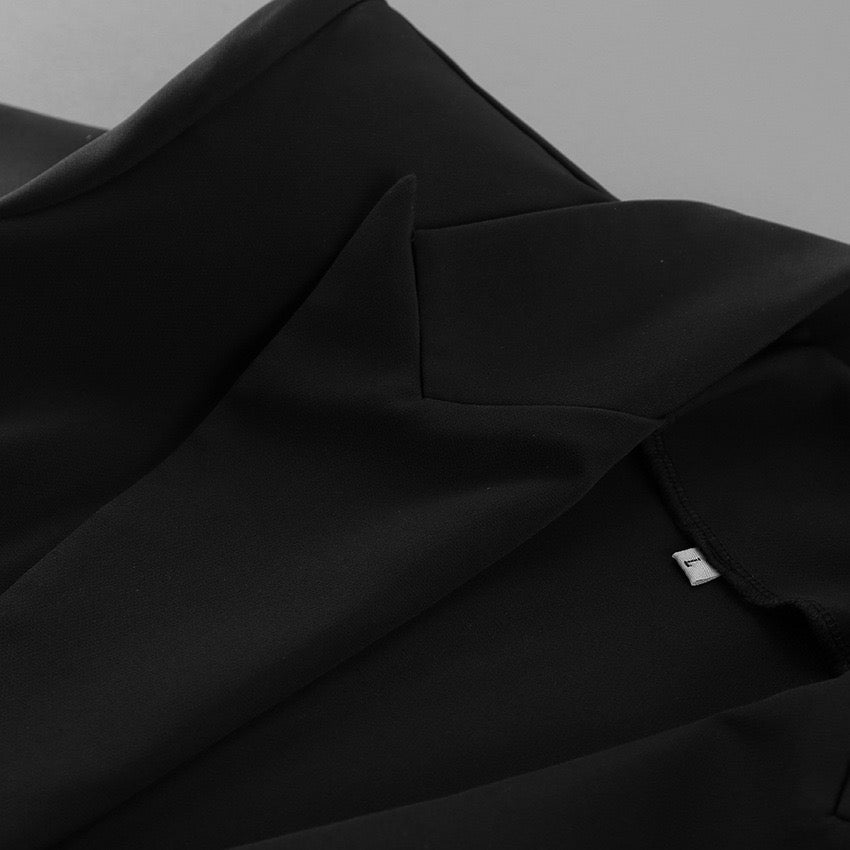 שמלת מיני מחויטת בעיצוב אלגנטי סגירת כפתורים בעיטור תחרה - יאנה