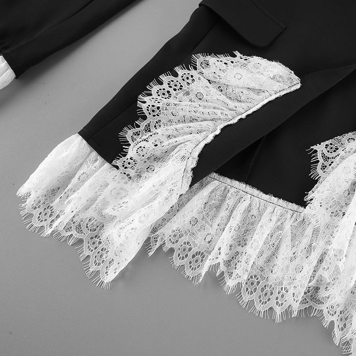 שמלת מיני מחויטת בעיצוב אלגנטי סגירת כפתורים בעיטור תחרה - יאנה