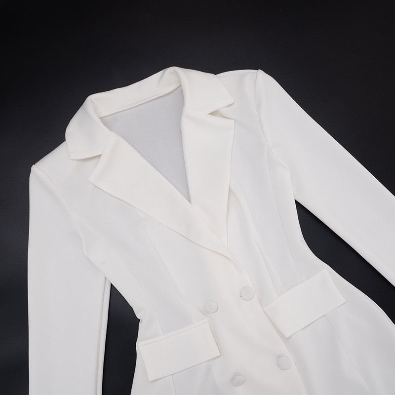 שמלת מיני מחויטת בעיצוב בלייזר - סאשה