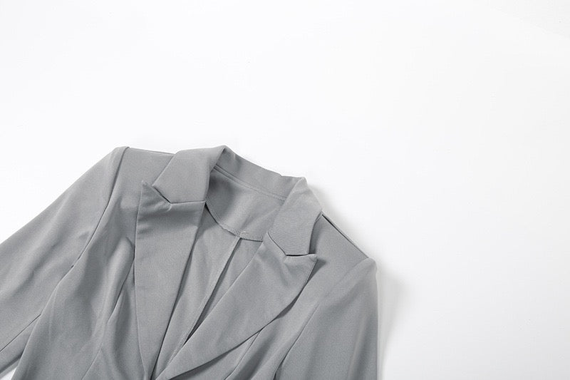 שמלת מיני מחויטת בעיצוב קיפולים - DIN