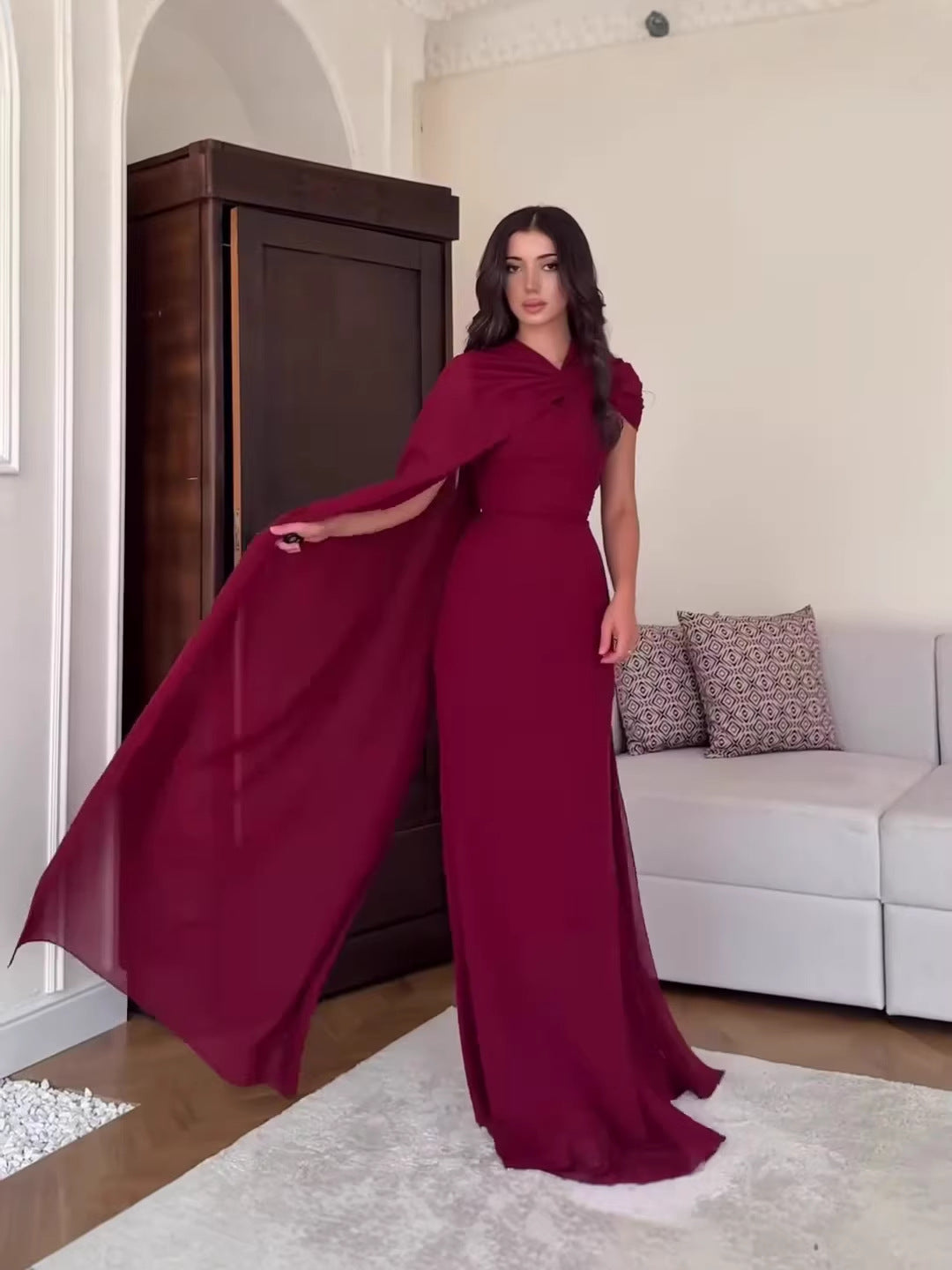 שמלת ערב מקסי שיפון צמודה עם שכמייה נשפכת - AGOSTINA