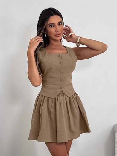 סט וסט מכופתר וחצאית מיני בגזרת A - PAOLUCCIA