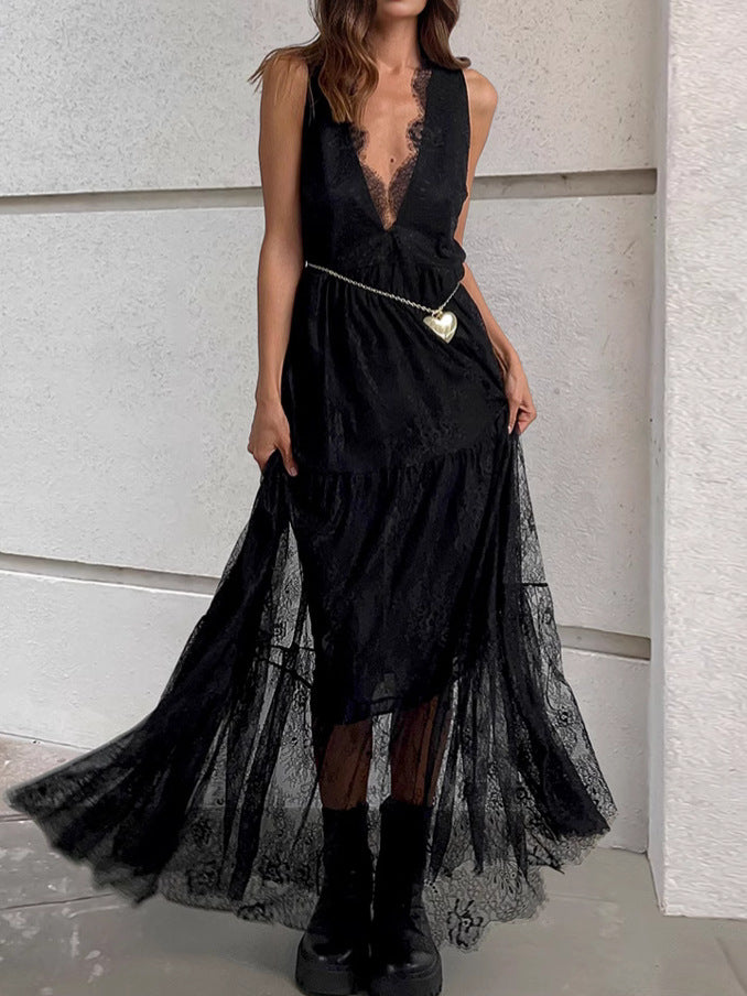 שמלת מקסי תחרה עם מחשוף V עמוק - ADELINDA