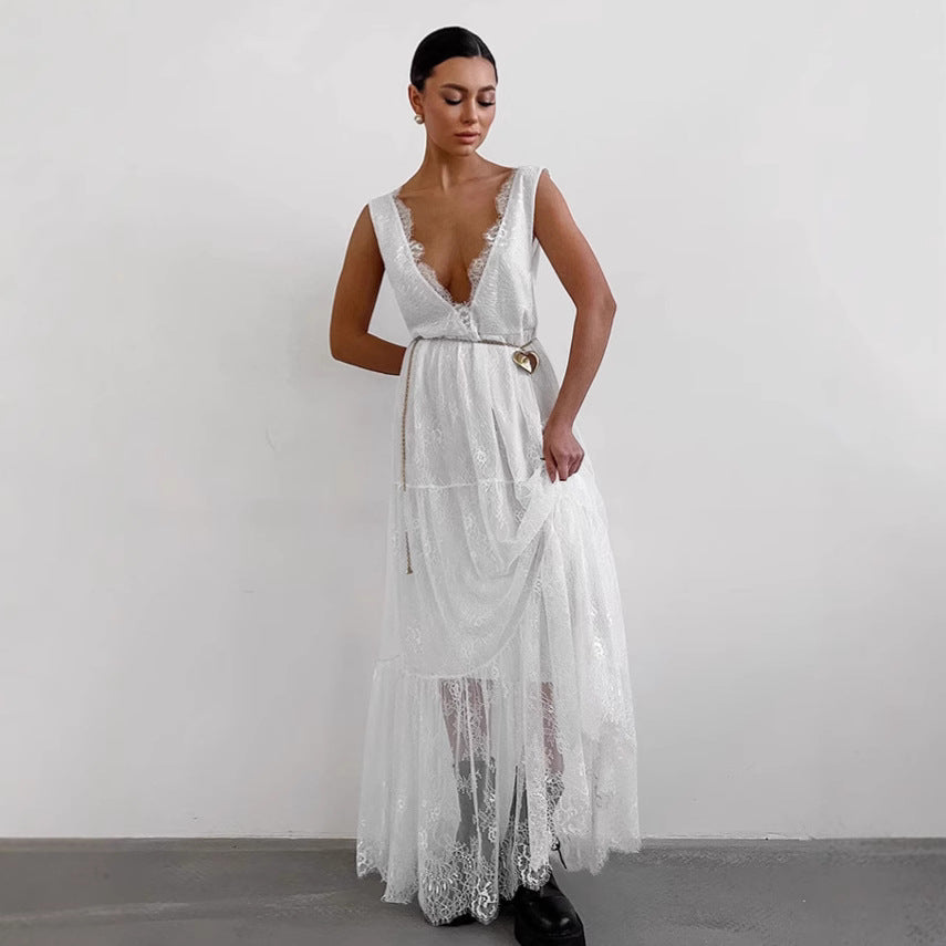 שמלת מקסי תחרה עם מחשוף V עמוק - ADELINDA