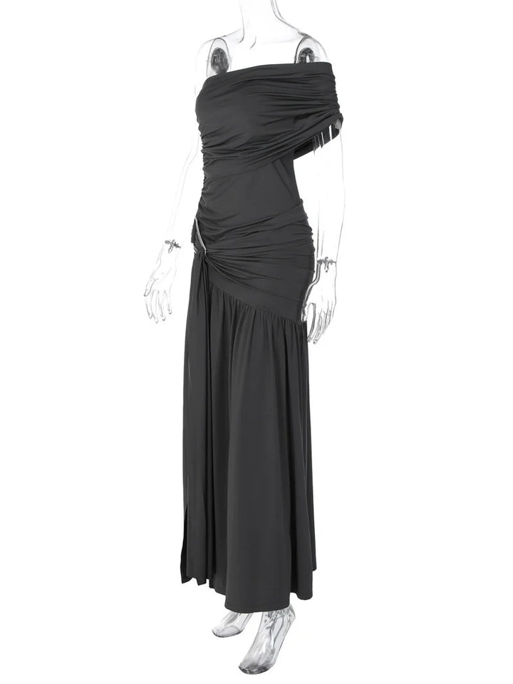 שמלת מקסי בעיצוב כתפיה אחת ושסע בעיטור כיווצים ואבזם - וולדה