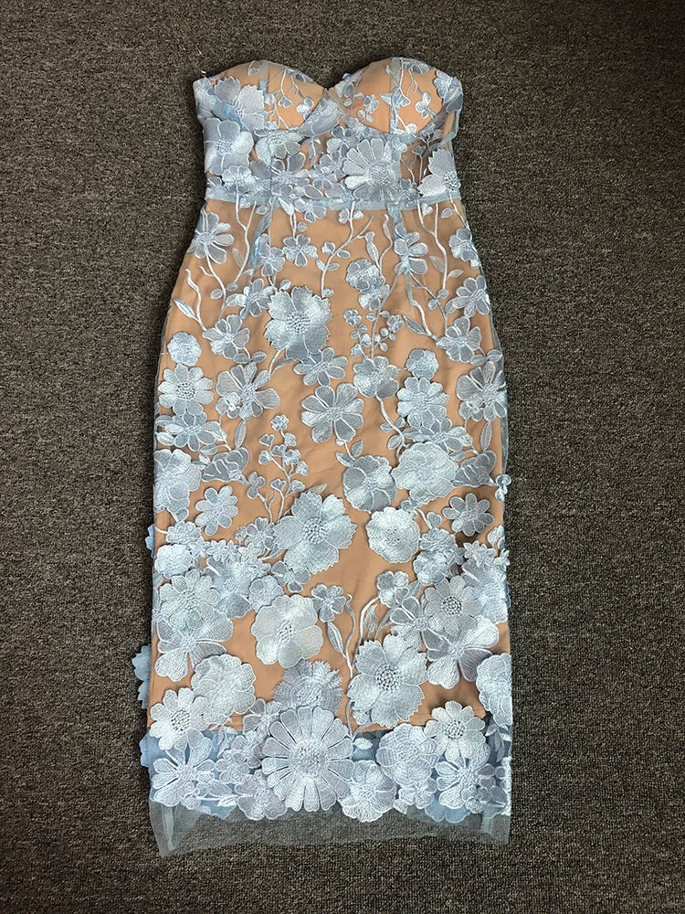 שמלת מידי סטרפלס בעיצוב רקמת פרחים - מוריה