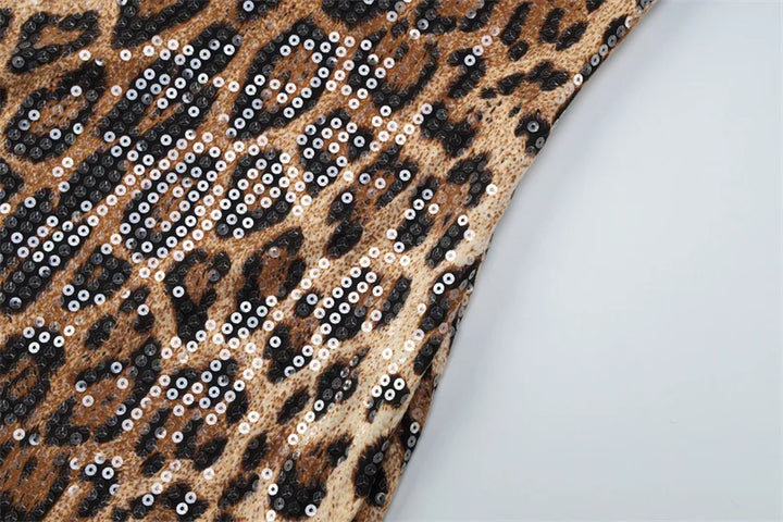 שמלת מידי צמודה בעיצוב פייטים מנומר ותחרה - רוקסי