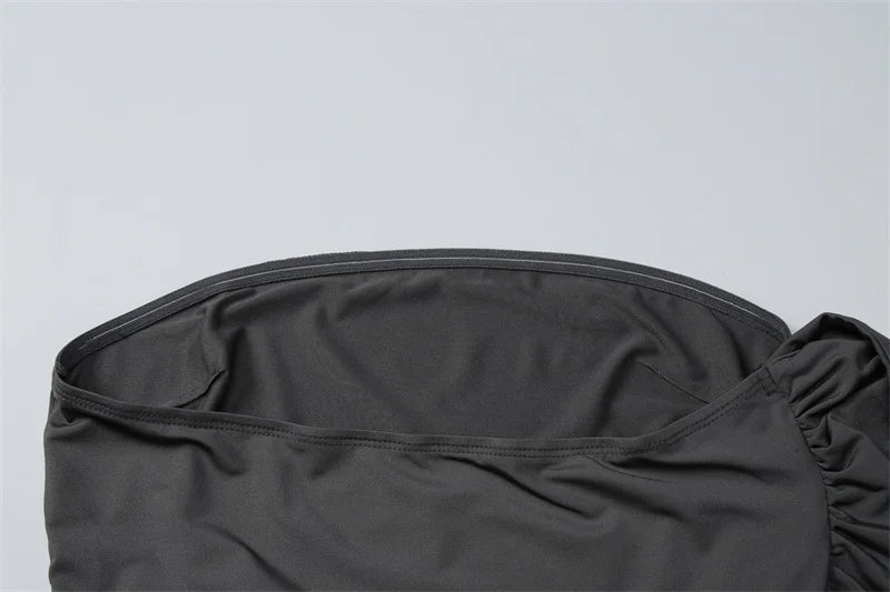 שמלת מקסי בעיצוב כתפיה אחת ושסע בעיטור כיווצים ואבזם - וולדה