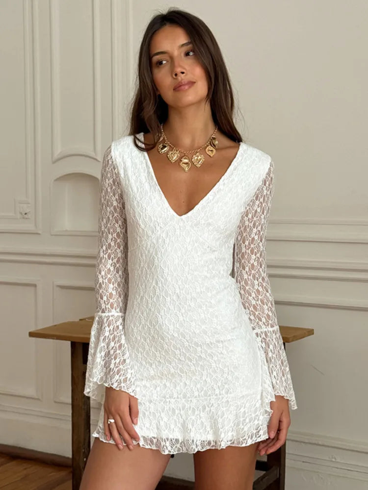 שמלת מיני תחרה בעיצוב שרוולי פעמון - רון לי