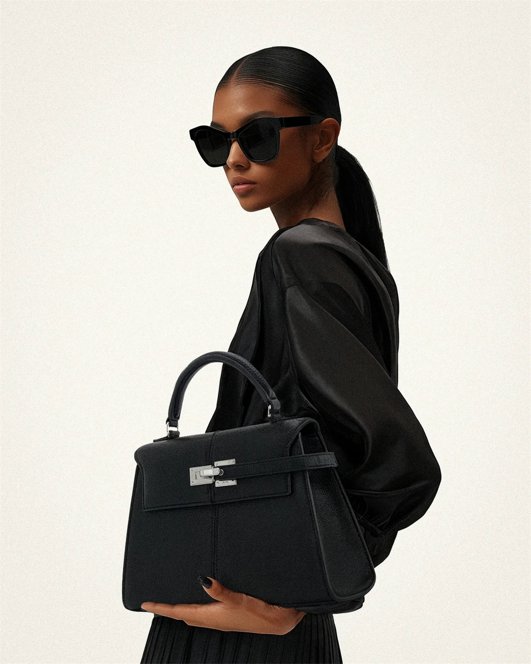 תיק עור בעיצוב יוקרתי