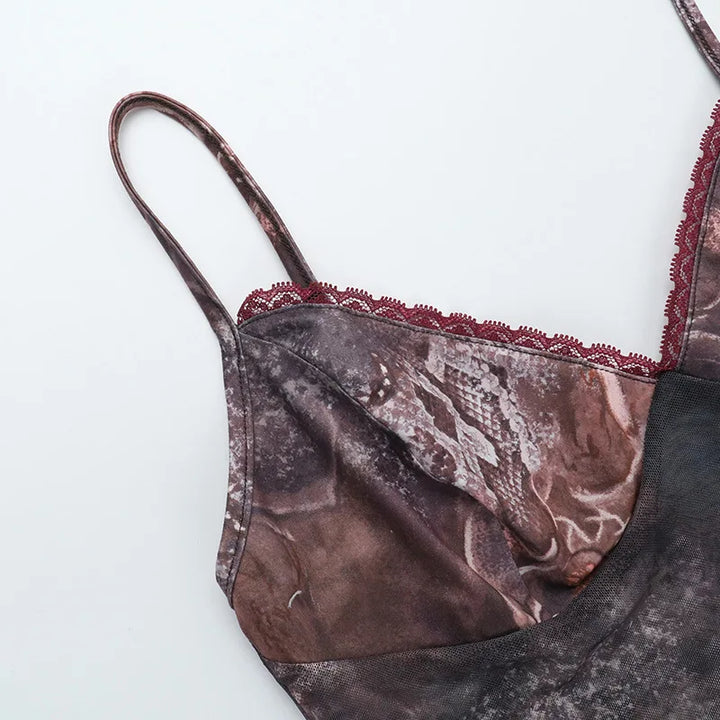 סט שני חלקים בעיצוב הדפס מיוחד טופ וחצאית מיני בעיטור שובל מלמלה - טוניק