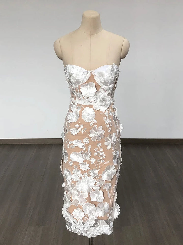 שמלת מידי סטרפלס בעיצוב רקמת פרחים - מוריה