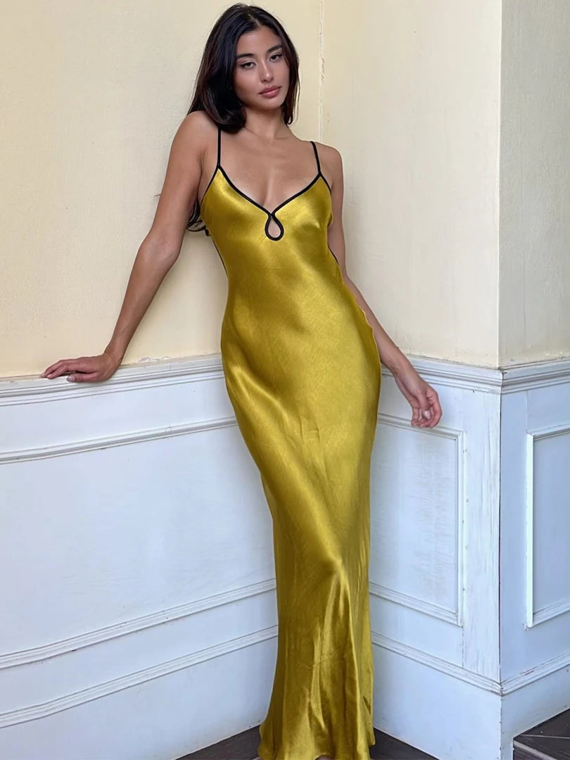 שמלת מקסי סאטן קשירה בגב פתוח - צוק