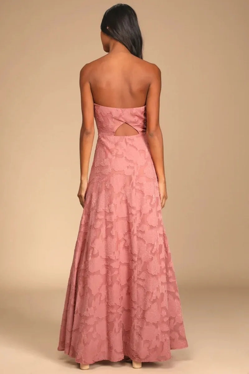 שמלת מקסי סטרפלס בעיצוב רקמת פרחים ושסע - פלורה