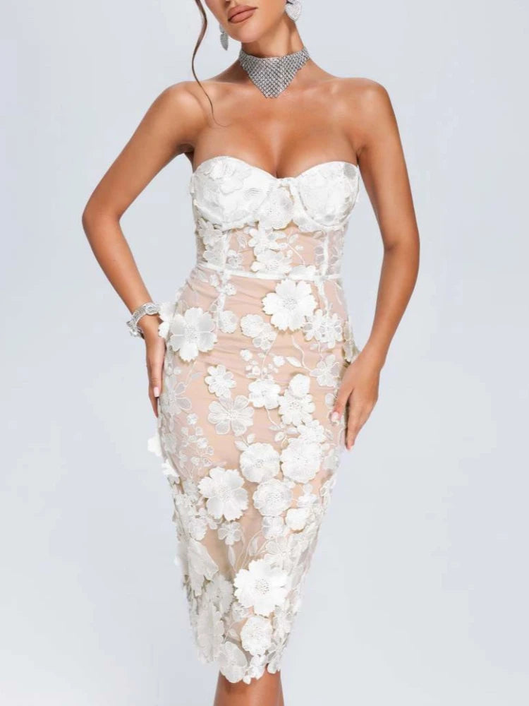 שמלת מידי סטרפלס בעיצוב רקמת פרחים - מוריה