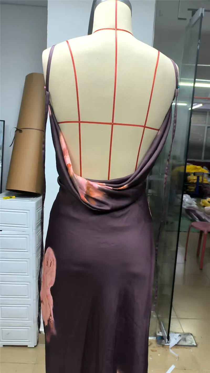 שמלת מקסי סאטן גב פתוח בעיצוב הדפס פרחים - לינדה