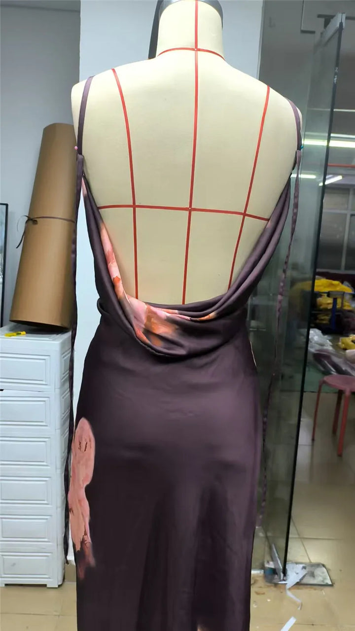 שמלת מקסי סאטן גב פתוח בעיצוב הדפס פרחים - לינדה