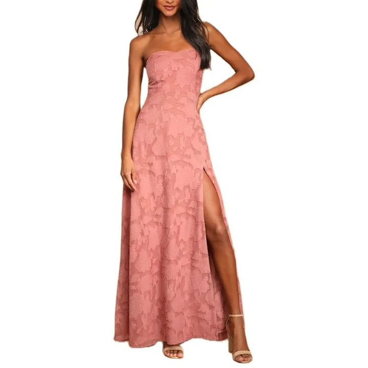 שמלת מקסי סטרפלס בעיצוב רקמת פרחים ושסע - פלורה