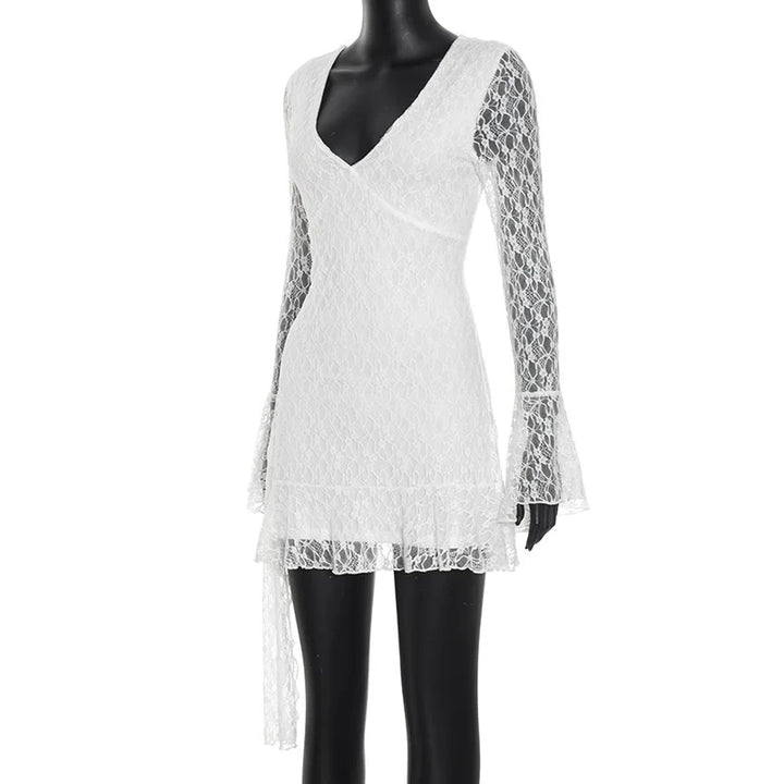 שמלת מיני תחרה בעיצוב שרוולי פעמון - רון לי