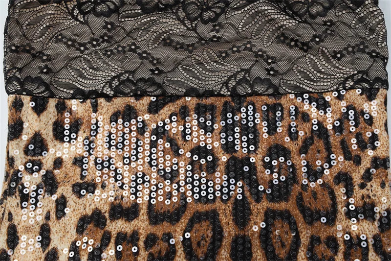 שמלת מידי צמודה בעיצוב פייטים מנומר ותחרה - רוקסי