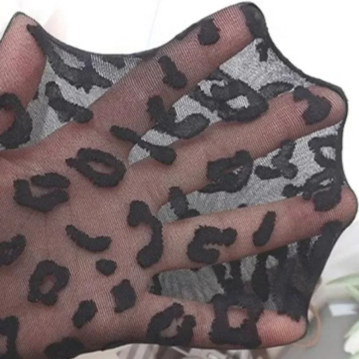 גרביון שקוף בעיצוב מנומר