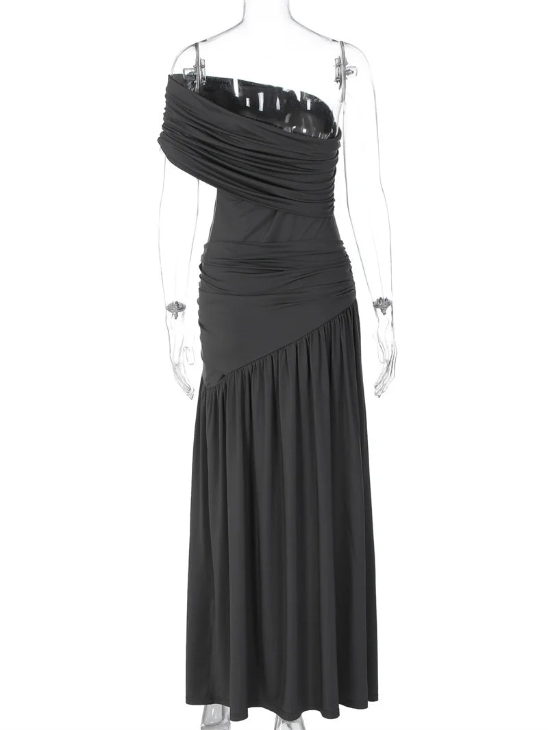 שמלת מקסי בעיצוב כתפיה אחת ושסע בעיטור כיווצים ואבזם - וולדה