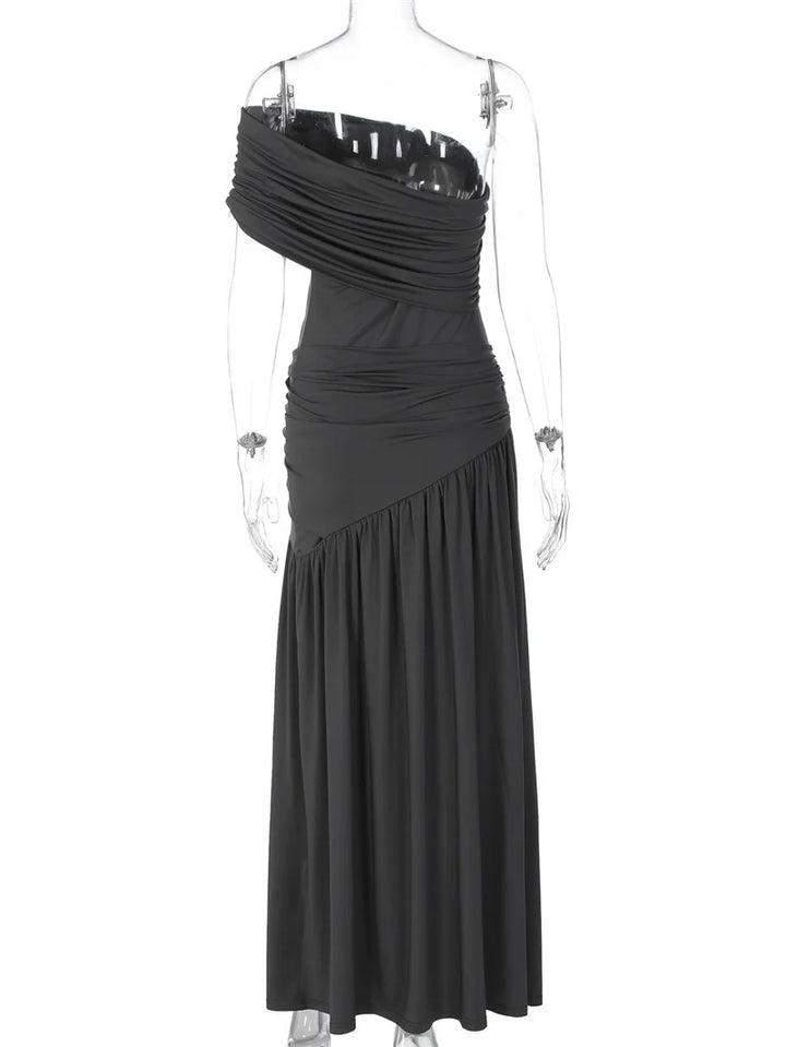 שמלת מקסי בעיצוב כתפיה אחת ושסע בעיטור כיווצים ואבזם - וולדה