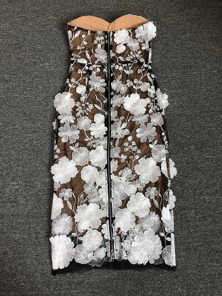 שמלת מידי סטרפלס בעיצוב רקמת פרחים - מוריה