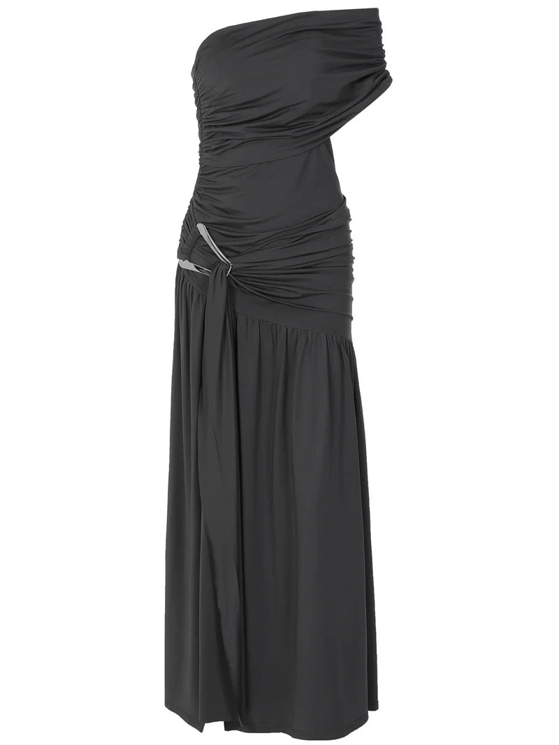 שמלת מקסי בעיצוב כתפיה אחת ושסע בעיטור כיווצים ואבזם - וולדה