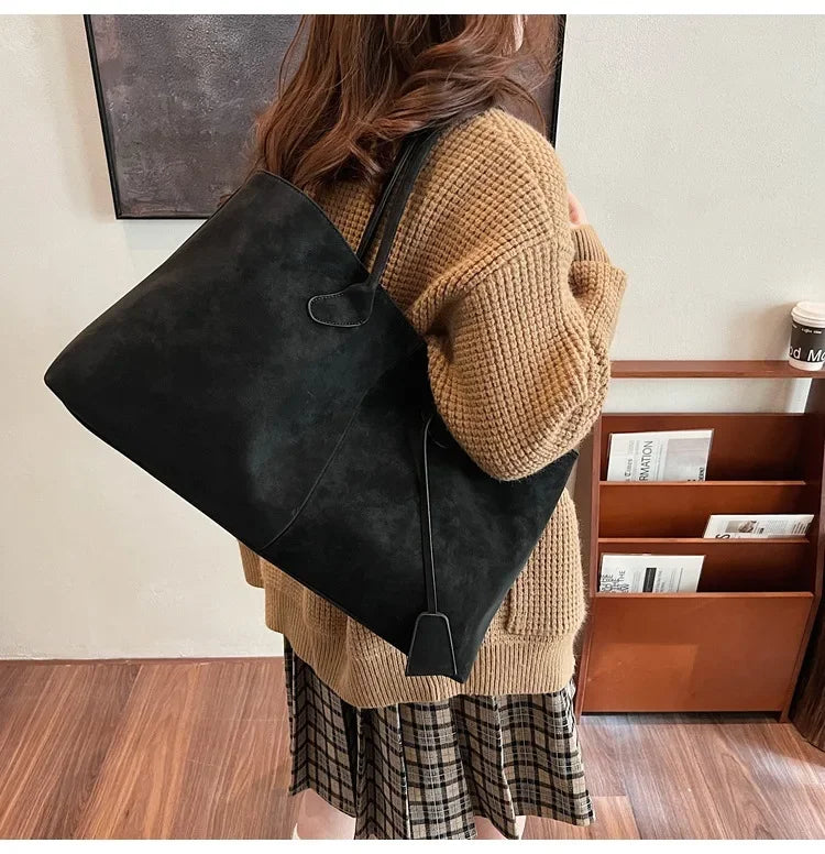 תיק זמש בעיצוב קלאסי