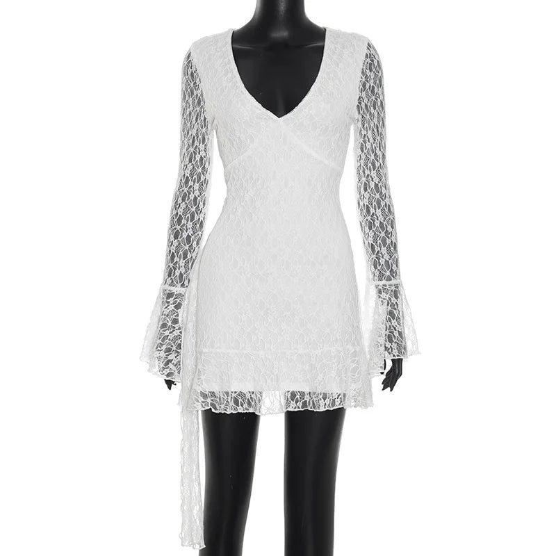 שמלת מיני תחרה בעיצוב שרוולי פעמון - רון לי