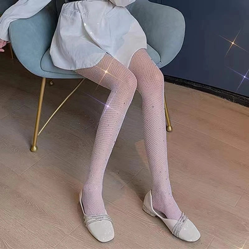 גרביונים במגוון טקסטורות וגוונים: תחרה / לבבות / פפיונים / פרפרים / רשת / זרקונים / כוכבים