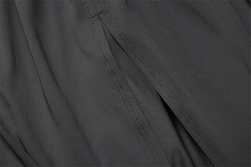 שמלת מקסי בעיצוב כתפיה אחת ושסע בעיטור כיווצים ואבזם - וולדה