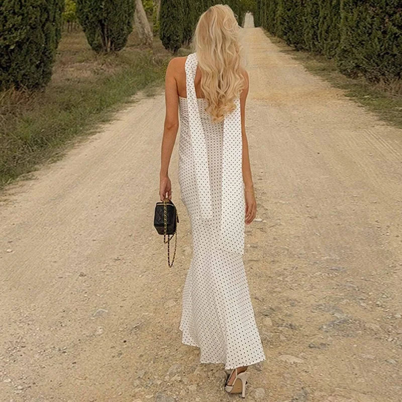 שמלת מקסי סטרפלס נקודות בעיטור צעיף תואם - פמלה