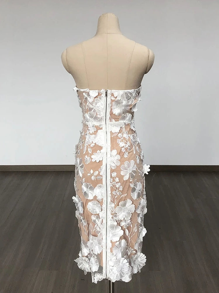 שמלת מידי סטרפלס בעיצוב רקמת פרחים - מוריה