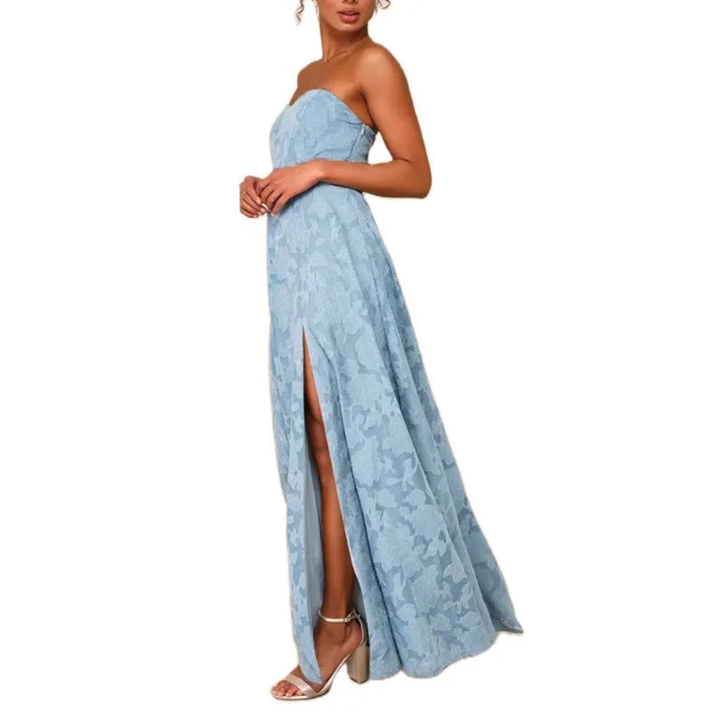 שמלת מקסי סטרפלס בעיצוב רקמת פרחים ושסע - פלורה