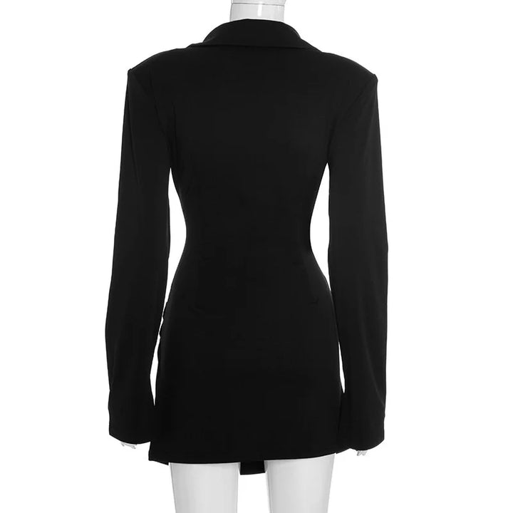 שמלת מיני מחויטת בעיצוב סגירת סיכות וקיפולים - מוס