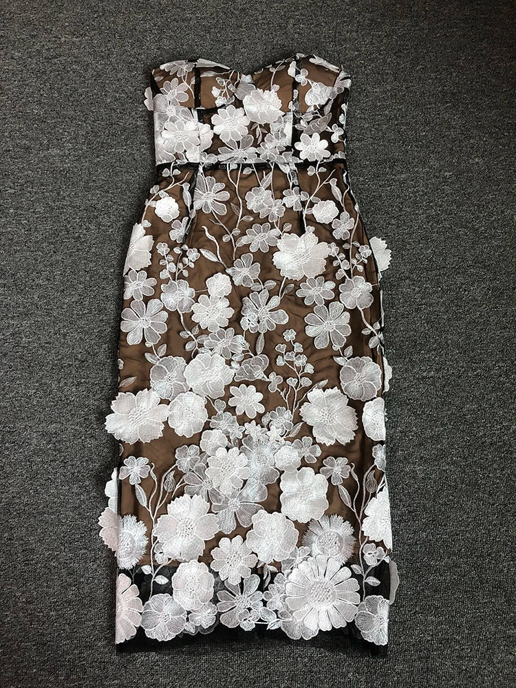 שמלת מידי סטרפלס בעיצוב רקמת פרחים - מוריה