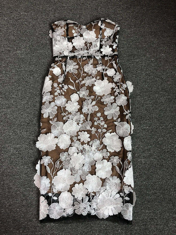 שמלת מידי סטרפלס בעיצוב רקמת פרחים - מוריה