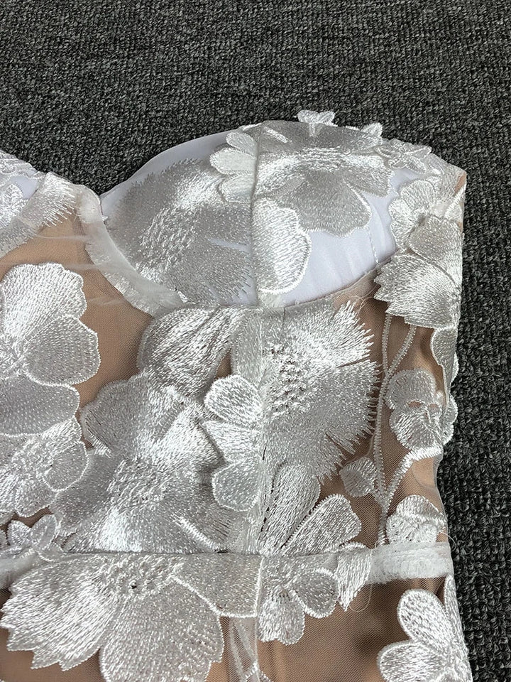 שמלת מידי סטרפלס בעיצוב רקמת פרחים - מוריה